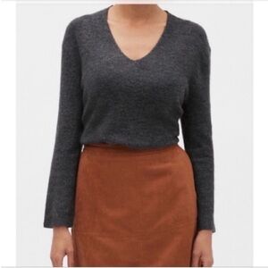 Banana Republic v-neck sweater